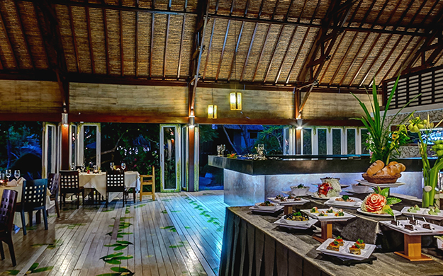 The atmosphere at Wakatobi’s restaurant embodies the welcoming nature of the Indonesian culture. Photo by Didi Lotze
