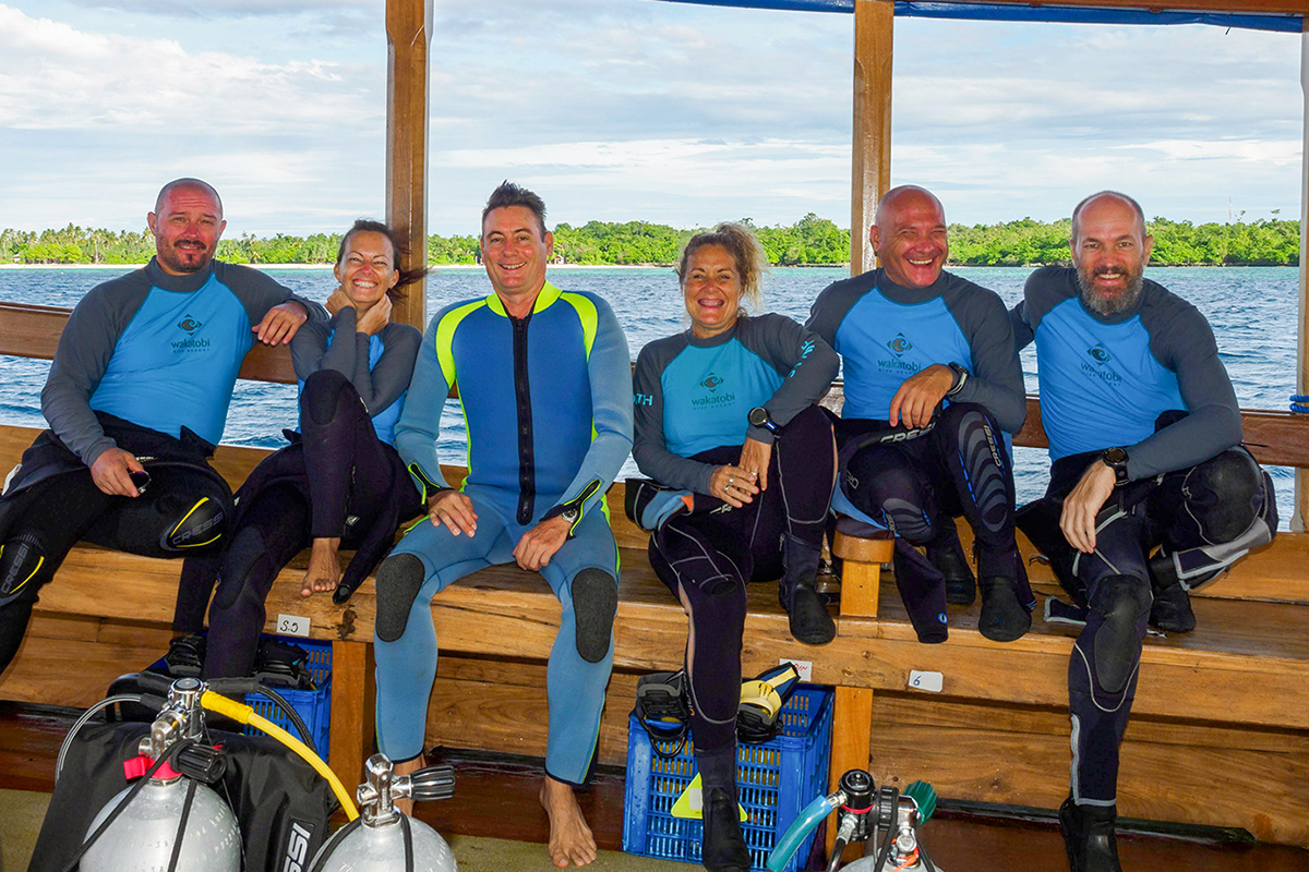The “hibernation team” engages in regular reef patrols on the surface and underwater and continue to maintain old moorings and install new ones. Pictured (l to r) are Marco Fierli, Chiara Sola, Lorenz Mäder, Judith Terol Oto, Ramon Crevilles, and Chris Gloor.