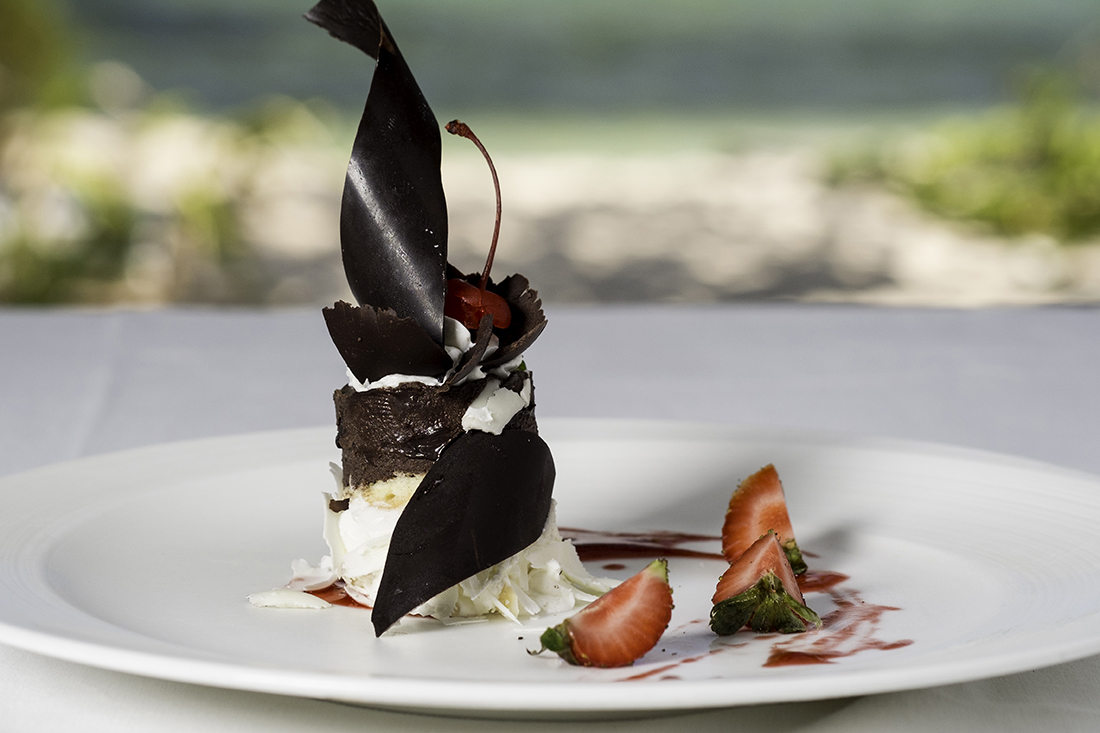 To cap off the dining experience, Wakatobi has a dedicated team of pastry chefs create tempting confections that make dessert difficult to pass up.